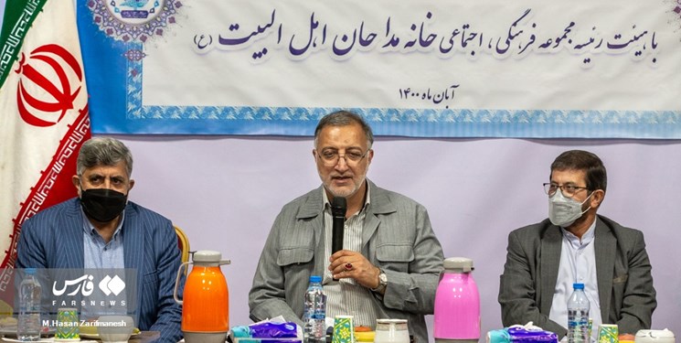 شهردار تهران به خانه مداحان رفت/ آمادگی شهرداری برای گسترش عطر سیدالشهدا در جامعه