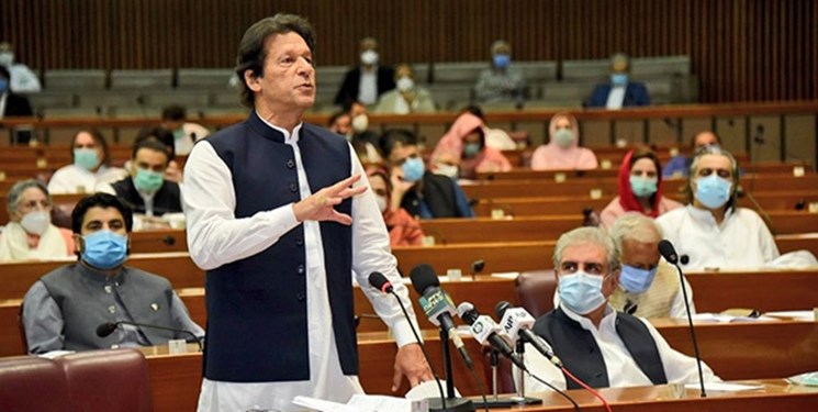 عمران خان: رفتار نامناسب با طالبان، افغانستان را دچار هرج و مرج می‌کند