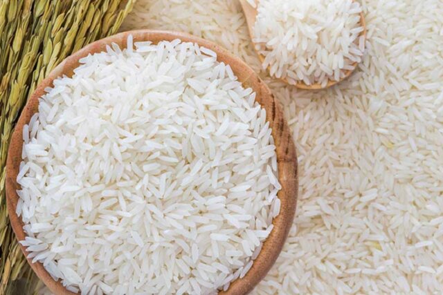 مجوز ترخیص ۱۳ هزار تن برنج وارداتی صادر شد مجوز ترخیص ۱۳ هزار تن برنج وارداتی صادر شد