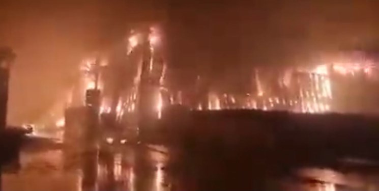 آتش‌سوزی بزرگ در یک کارخانه در جنوب فلسطین اشغالی + ویدئو