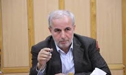 باید با خائنینی که نخبگان را به مهاجرت از کشور ترغیب می‌کنند برخورد شود