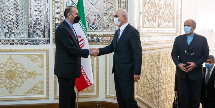 تأکید امیرعبداللهیان بر برقراری مجدد پروازها بین ایران و جمهوری آذربایجان و تغییرناپذیر مرزهای بین‌المللی