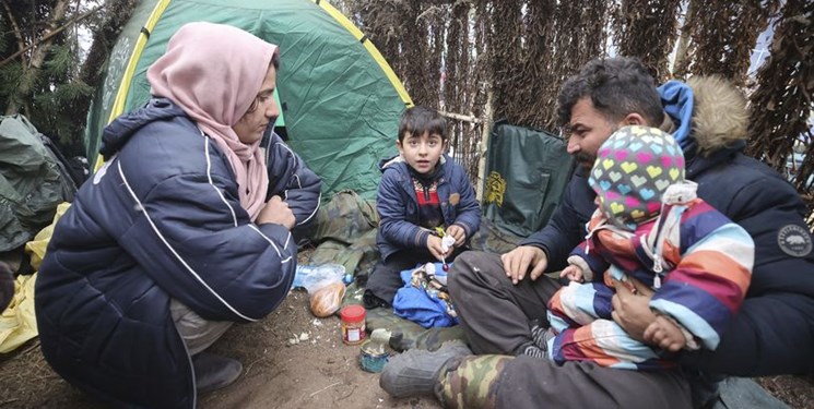 کمکهای انساندوستانه رهبر مسلمانان لهستان به پناهجویان در مرز با بلاروس کمکهای انساندوستانه رهبر مسلمانان لهستان به پناهجویان در مرز با بلاروس