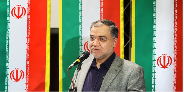 کنار خائنین نایستیم!