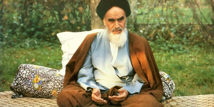 امام خمینی (ره) چگونه تفکر لائیک و کمونیسم را از انقلاب حذف کرد؟ امام خمینی (ره) چگونه تفکر لائیک و کمونیسم را از انقلاب حذف کرد؟