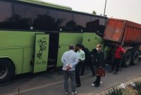 برخورد یک دستگاه اتوبوس با ۱۴ خودرو در خیابان نیاوران برخورد یک دستگاه اتوبوس با ۱۴ خودرو در خیابان نیاوران
