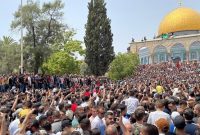 تجمع دهها هزار فلسطینی در مسجدالاقصی با شعار «خیبر خیبر یا یهود..»+فیلم
