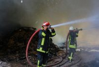 حریق مجتمع مسکونی در خیابان پاسداران تهران حریق مجتمع مسکونی در خیابان پاسداران تهران
