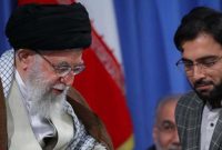 تقدیر رهبر انقلاب از قاری قرآن دیدار نمایندگان مجلس تقدیر رهبر انقلاب از قاری قرآن دیدار نمایندگان مجلس