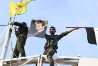 با افزایش حملات ترکیه، فرمانده شبه‌نظامیان کُرد دست به دامان دمشق شد