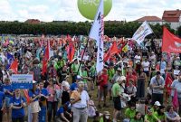 تجمع اعتراضی آلمانی‌ها به سیاست‌های جی-۷