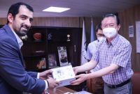 دیدار سفیر چین در ایران با رئیس فدراسیون بسکتبال و هدیه به حامد حدادی +عکس