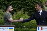 ماکرون: از نامزدی «فوری» اوکراین برای عضویت در اتحادیه اروپا حمایت می‌کنیم