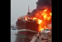 آتش‌ گرفتن یک کشتی در دبی+ویدئو