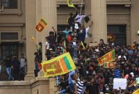 اعلام وضعیت اضطراری در سریلانکا؛ اعتراض‌ها ادامه دارد