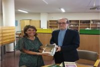 اهدای مجموعه کتاب‌های زندگی و سخنان امام علی (ع) به کتابخانه اسلامی اسپانیا