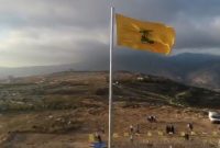 به اهتزاز درآمدن پرچم حزب‌الله در پایگاه صهیونیستی سابق+فیلم