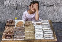 به کودکان کار کمک کنیم نه ترحم!/ چند روش ساده و کم خرج برای مهربانی به کودکان کار کمک کنیم نه ترحم!/ چند روش ساده و کم خرج برای مهربانی