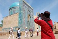 تا می‌توانیم روی جذب گردشگر سرمایه‌گذاری کنیم