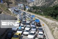 ترافیک خودرو در جاده کندوان و هراز سنگین است ترافیک خودرو در جاده کندوان و هراز سنگین است