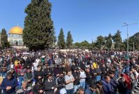 حضور ۵۰ هزار فلسطینی در نماز جمعه مسجد الاقصی 