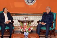 دیدار عبدالله با سفیر پاکستان پس از اعلام ممنوعیت سفر به هند