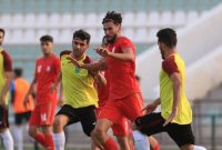 شکست تیم ملی جوانان مقابل نفت آبادان ۱۰ نفره