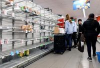 قفسه‌های فروشگاه‌ها در هلند از مواد غذایی خالی شد
