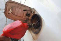 قیمت بنزین در افغانستان کاهش یافت