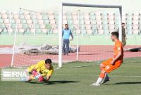نمایندگان مهاباد در رقابت‌های لیگ برتر فوتبال آذربایجان غربی مساوی کردند