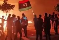یورش معترضان لیبیایی به مقر مجلس نمایندگان در طبرق+ فیلم