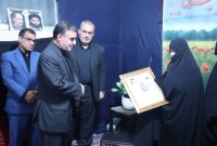استاندار مازندران با خانواده سردار رحیم کابلی از شهدای مدافع حرم دیدار کرد