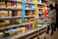 افزایش قیمت‌ها در انگلیس/ میلیون‌ها نفر وعده‌های غذایی خود را کاهش دادند