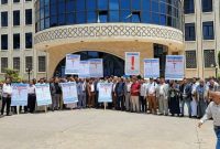 تجمع اعتراضی کارمندان شرکت نفت یمن علیه تداوم توقیف کشتی‌های نفتی