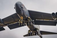 تنش‌زایی آمریکا در اروپا؛ فرود بمب افکن‌های «بی-۵۲» در انگلیس