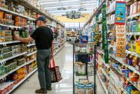 تورم بالا در آمریکا و گرایش ساکنان کالیفرنیا به خرید مواد غذایی ارزان از مکزیک