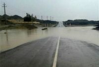 جاده مسدودشده براثر سیلاب در مراوه‌تپه باز شد
