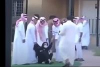 حمله وحشیانه نیروهای امنیتی سعودی به دختران بی‌سرپرست+ویدئو