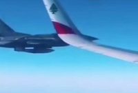 مزاحمت دو فروند جنگنده اف-۱۶ ناتو برای ایرباس لبنانی + فیلم