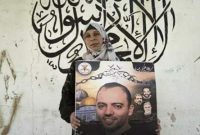 همسر اسیر فلسطینی در گفت‌وگو با فارس: برخی از اعضای بدن عواوده از کار افتاده است