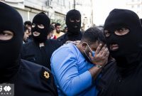 پایان کریخوانی و قمهکشی خونین اراذل/ پلیس ۴۸ ساعته دستگیرشان کرد!+ فیلم پایان کریخوانی و قمهکشی خونین اراذل/ پلیس ۴۸ ساعته دستگیرشان کرد!+ فیلم