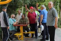 پیشنهاد دولت درباره افزایش حقوق و مستمری کارمندان و بازنشستگان
