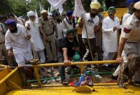 کشاورزان معترض به پایتخت هند بازگشتند