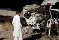 برخورد اتوبوس با تریلی در مسیر ایرانشهر به بم ۲ کشته و ۲۲ مصدوم برجا گذاشت