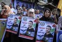 تجمع فلسطینی ها برای اعلام همبستگی با اسیر بیماردرزندان صهیونیستها