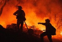 تخلیه هزاران خانه و تعطیلی مدارس در «کالیفرنیا» به دنبال آتش‌سوزی جنگلی