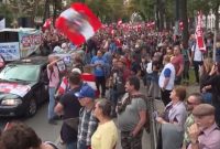 تظاهرات هزاران نفری در وین علیه «خودکشی تحریمی» اروپا علیه روسیه+فیلم