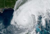 توفان برق ۲/۵ میلیون مشترک آمریکایی را قطع کرد