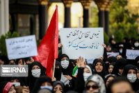 مردم دارالمومنین همدان اقدامات غیرقانونی، آشوب و تخریب اموال عمومی را محکوم کردند +فیلم