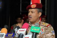 وزیر دفاع یمن: منتظر اشاره رهبر انصارالله هستیم تا به غارتگران نفت پاسخ دهیم